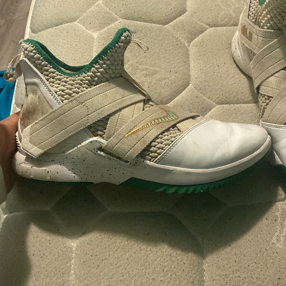 LeBron Soldier 12s Irish - Picture 3 of 4